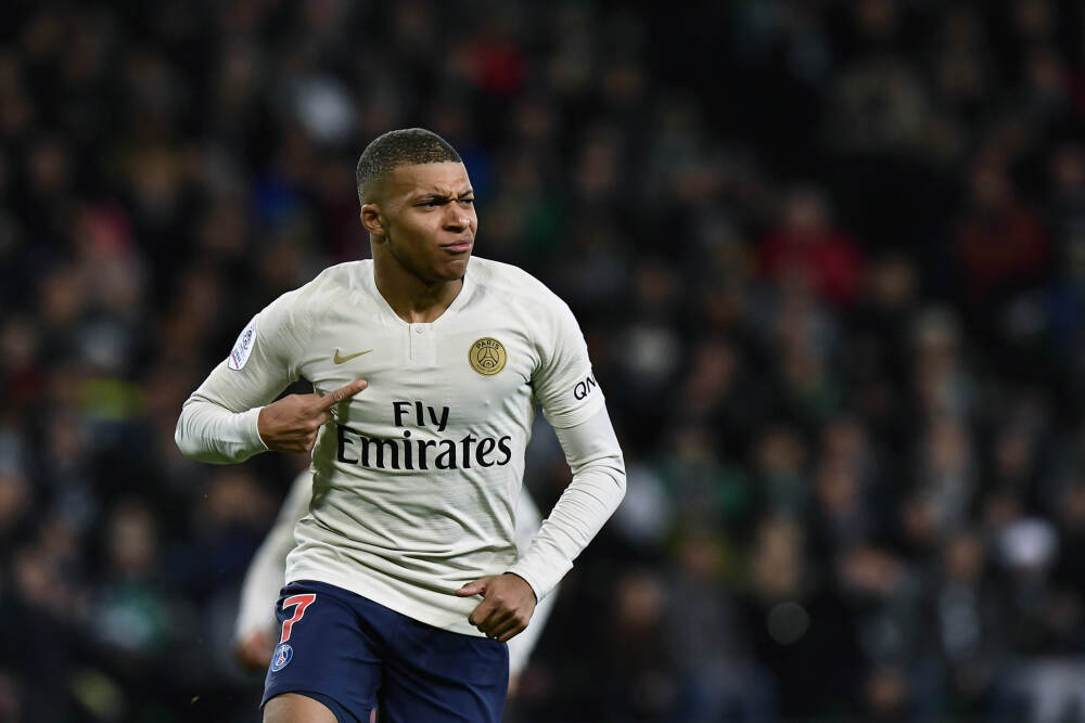 王楚钦/孙颖莎、林诗栋/蒯曼晋级WTT总决赛混双四强